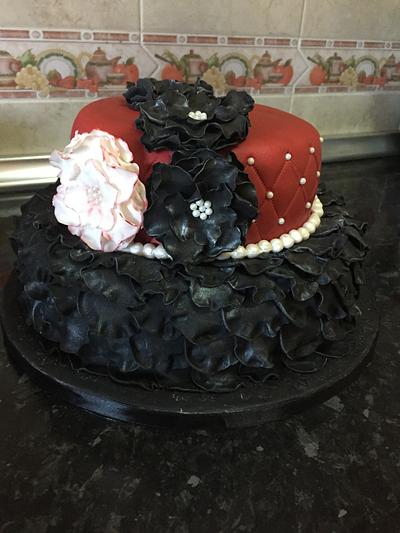 Frilly cake - Cake by Becky's Cakes Spain