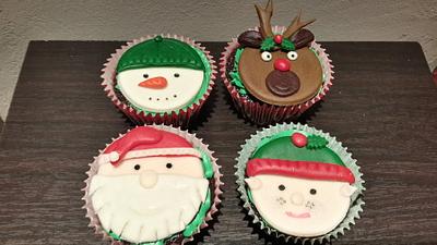 Christmas Cupcakes - Cake by Chantal 