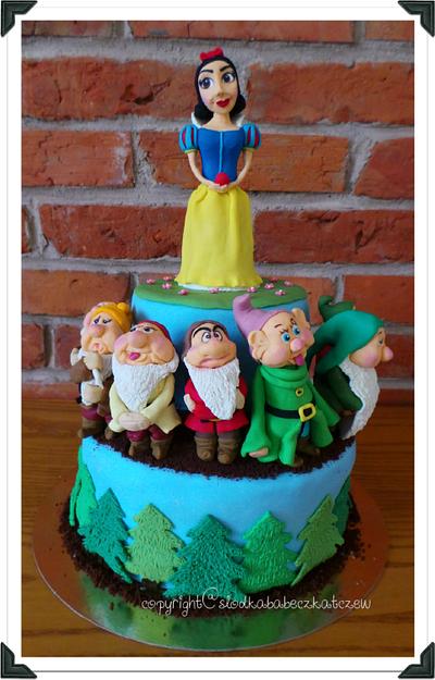 Snow White & Seven Dwarfs - Cake by slodkababeczkatczew