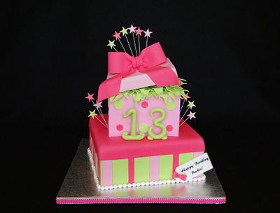 Gift Box Sweet 13 - Cake by Elisa Colon