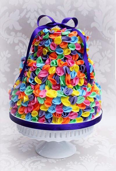 Ruffles of fun - Cake by Lynette Brandl