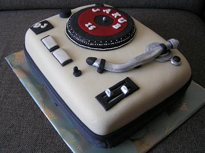 DJ Desk - Cake by Anka