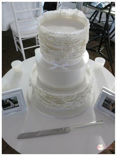 All about ruffling! - Cake by Patricia Tsang