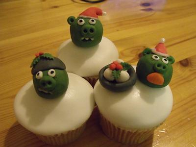 an angry bird christmas - Cake by zoe