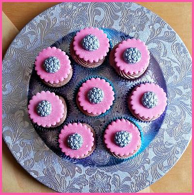 Silver Rose Buttons - Cake by Princess of Persia