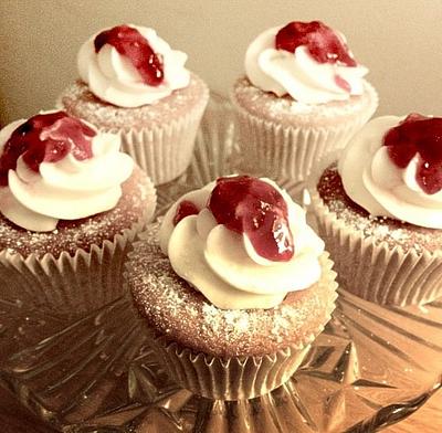 Victoria Sponge Cupcakes. - Cake by Lilie Rose Walshe