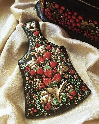 Russian traditional art Khohloma. Royal icing piping . Gingerbread - Cake by Sveta