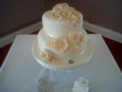 Golden Wedding Cake - Cake by Vintage Rose