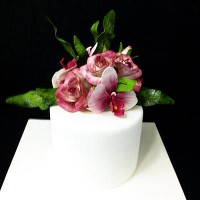 Sugar flowers - Cake by Cláudia Oliveira