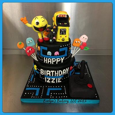 Pac-Man - Cake by Evelyn Vargas