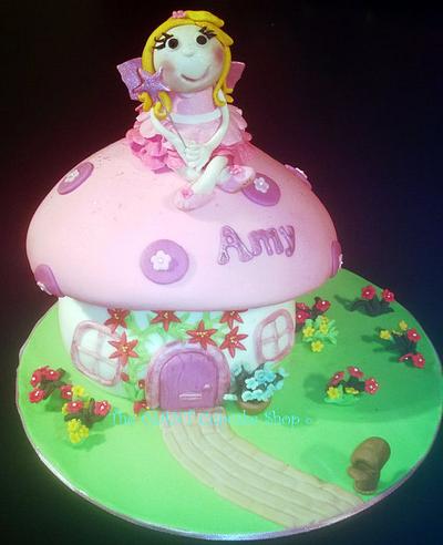 Fairy toadstool - Cake by Amelia Rose Cake Studio