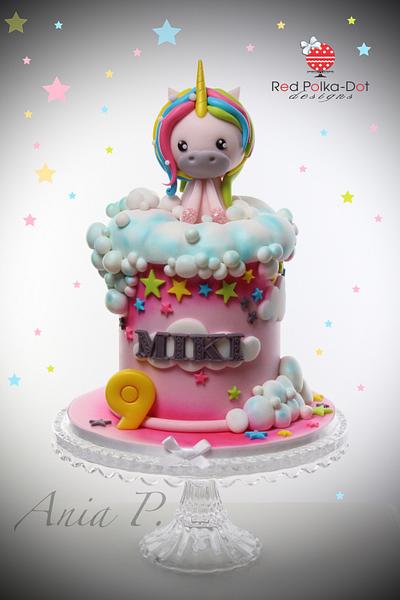 Miki's Unicorn  - Cake by RED POLKA DOT DESIGNS (was GMSSC)