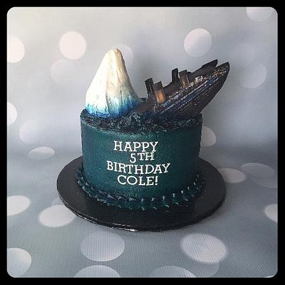 Sinking Titanic! - Cake by Cakes & Crafts by Kass 