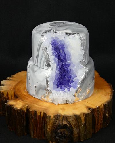 Geode Cake - Cake by Cakes by Vivienne