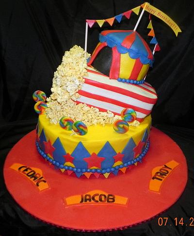Circus/candy themed cake - Cake by Renacakes