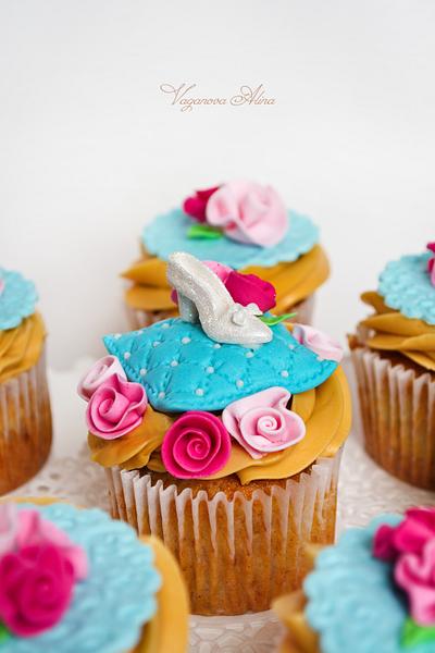 Cinderella's glass slipper cupcakes - Cake by Alina Vaganova