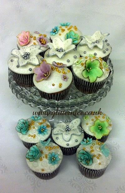 Vintage Floral Cupcakes - Cake by Alli Dockree