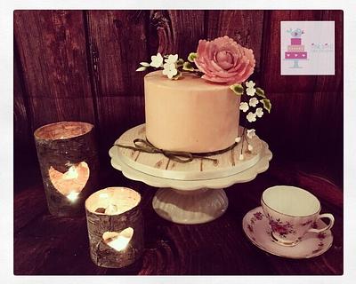Simple buttercream floral - Cake by Littlebirdcakecompany