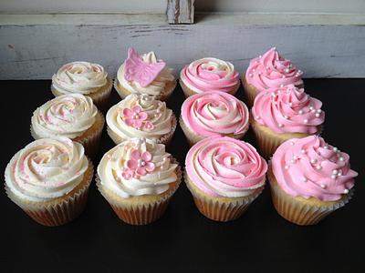 Pink and white cupcakes - Cake by Kathleen