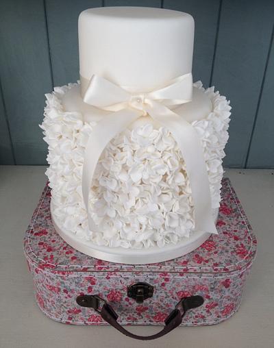 Hydrangea Bouquet wedding cake - Cake by Victoria's Cakes