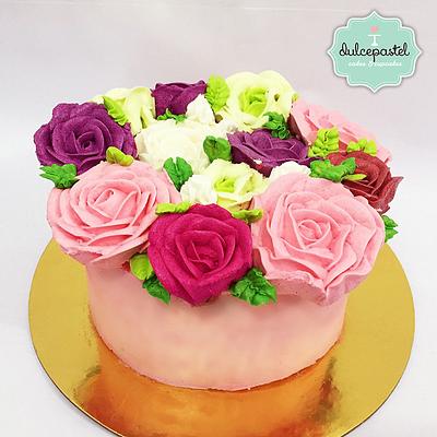 Roses Cake - Cake by Dulcepastel.com