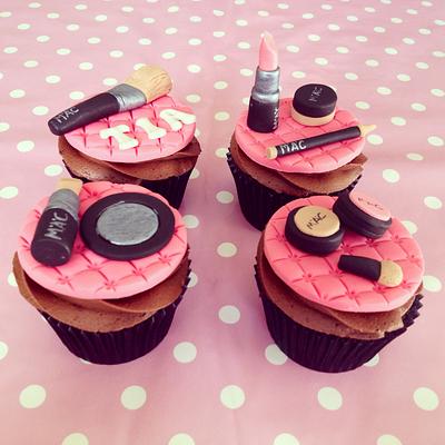 MAC make up cupcakes - Cake by SuesHobbyCakes