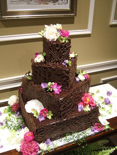 Chocolate cake with chocolate lattice on the sides - Cake by patisserie42