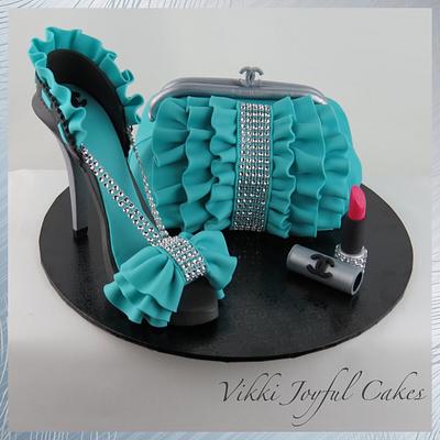 My first purse cake - Cake by Vikki Joyful Cakes