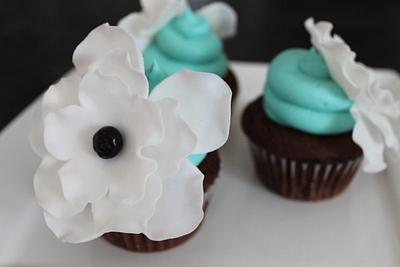 Fantasy Flower Cupcakes - Cake by cupcakeluv