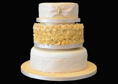 Golden Wedding Cake - Cake by DebsDuckCakes