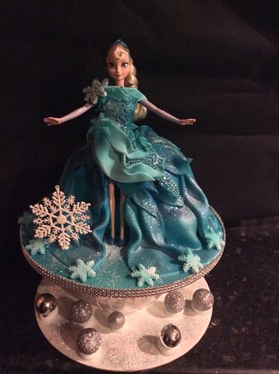 elsa  - Cake by Roisin