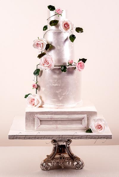 Antique pearl and pink roses - Cake by Enchanting Merchant Company