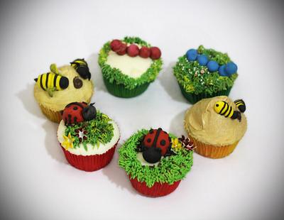 Garden friends - Cake by Reema siraj