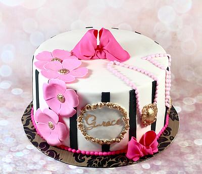 Pink birthday cake  - Cake by soods