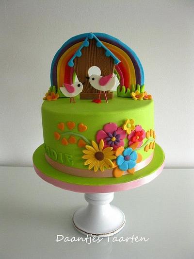 Sweet birds and a rainbow - Cake by Daantje