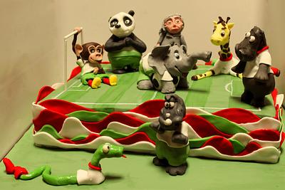 Animal football cake - Cake by Estrele Cakes 