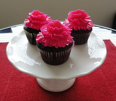 Pretty in Pink - Cake by Rosalynne Rogers