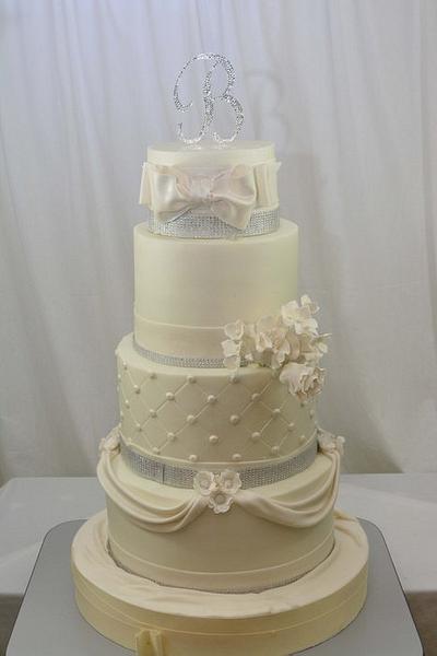 Bling Wedding Cake - Cake by Sugarpixy