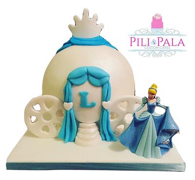 Cinderella carriage cake - Cake by Hannah Thomas
