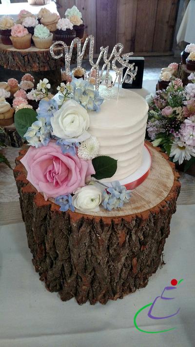 Rustic Wedding - Cake by Cassandra Rice