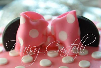 Minnie Mouse cake - Cake by DaisyCastelli
