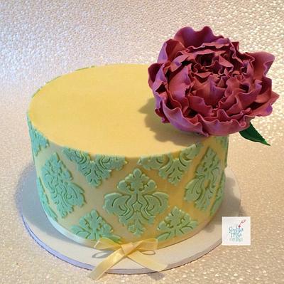 My first decorated cake!  - Cake by Sophia Mya Cupcakes (Nanvah Nina Michael)