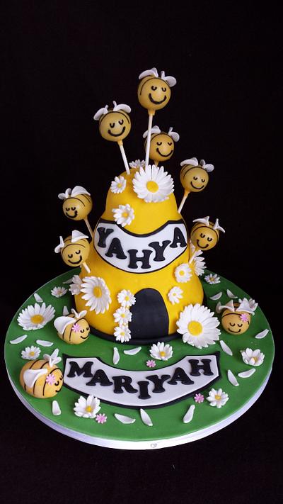 Beehive & Bees - Cake by Halaal Cakes