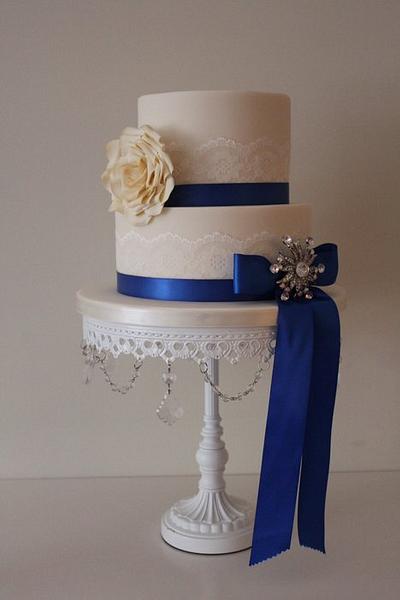 Two tier wedding cake  - Cake by Tillymakes