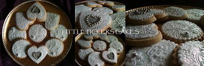 elegant "THANK YOU" biscuits - Cake by little pickers cakes