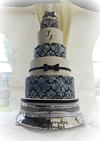 Monochrome Damask Wedding Cake - Cake by Spongecakes Suzebakes