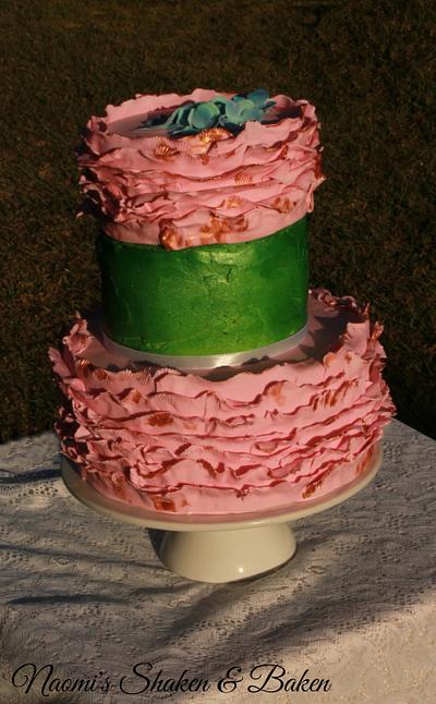 One cake two looks. - Cake by Naomi's Shaken & Baken