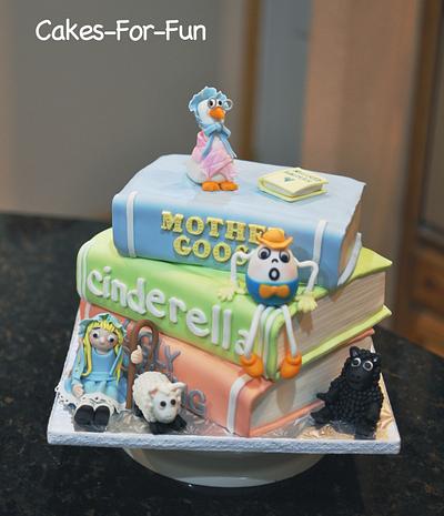 Mother goose with Books - Cake by Cakes For Fun