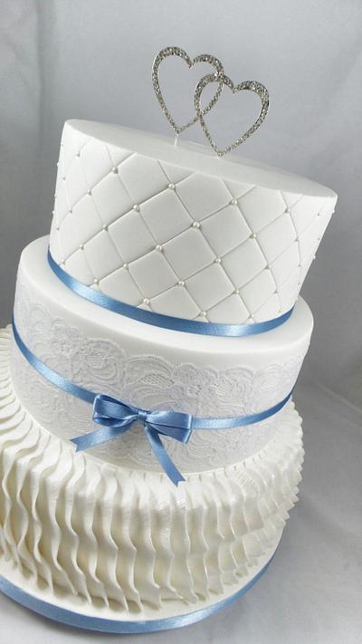 Ruffles in White - Cake by Lisa-Jane Fudge