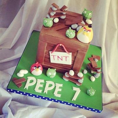 Angry Birds - Cake by Dee
